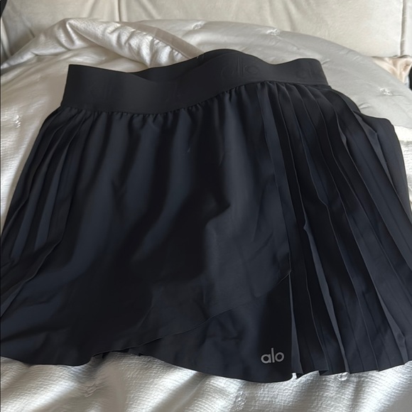 ALO Yoga Black Pleated Tennis Skirt - Picture 6 of 6
